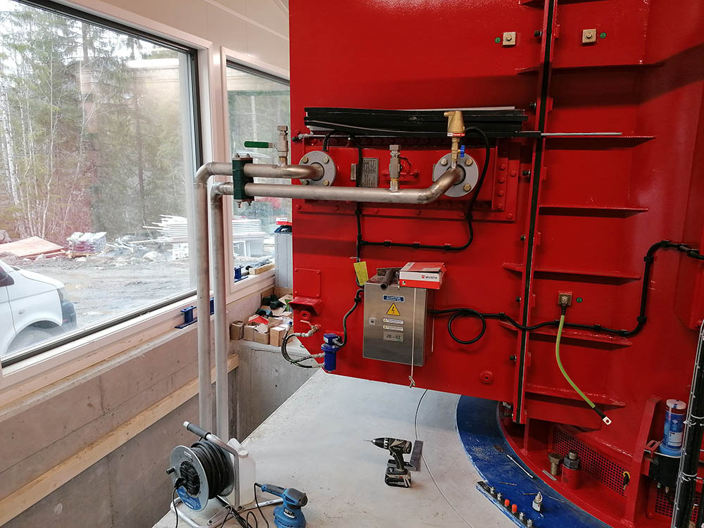 Sveising og montering av kjøler til generator